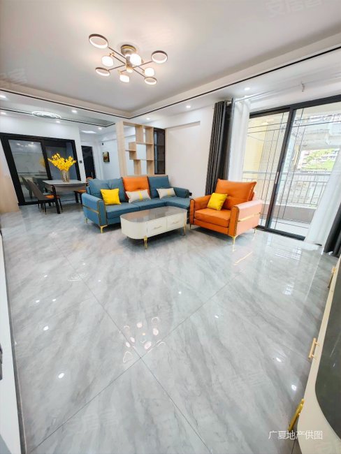 笋143个全新装修蓝月湾南北通透采光好高层