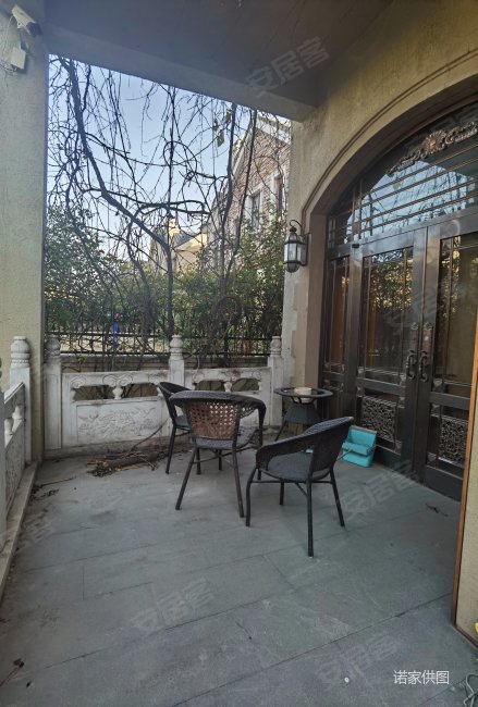 红磡领世郡普霖花园acd区4室2厅3卫340㎡南1400万