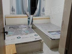 喀什喀什市喀什城区北湖嘉苑一期男生合租房次卧室，可短租，每900元，押一付一出租房源真实图片