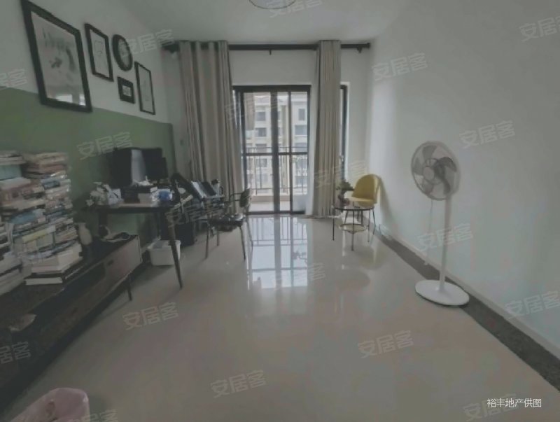 恒创恒福花园~3居室~空间大~低楼层~主卧客厅朝南~看房有钥