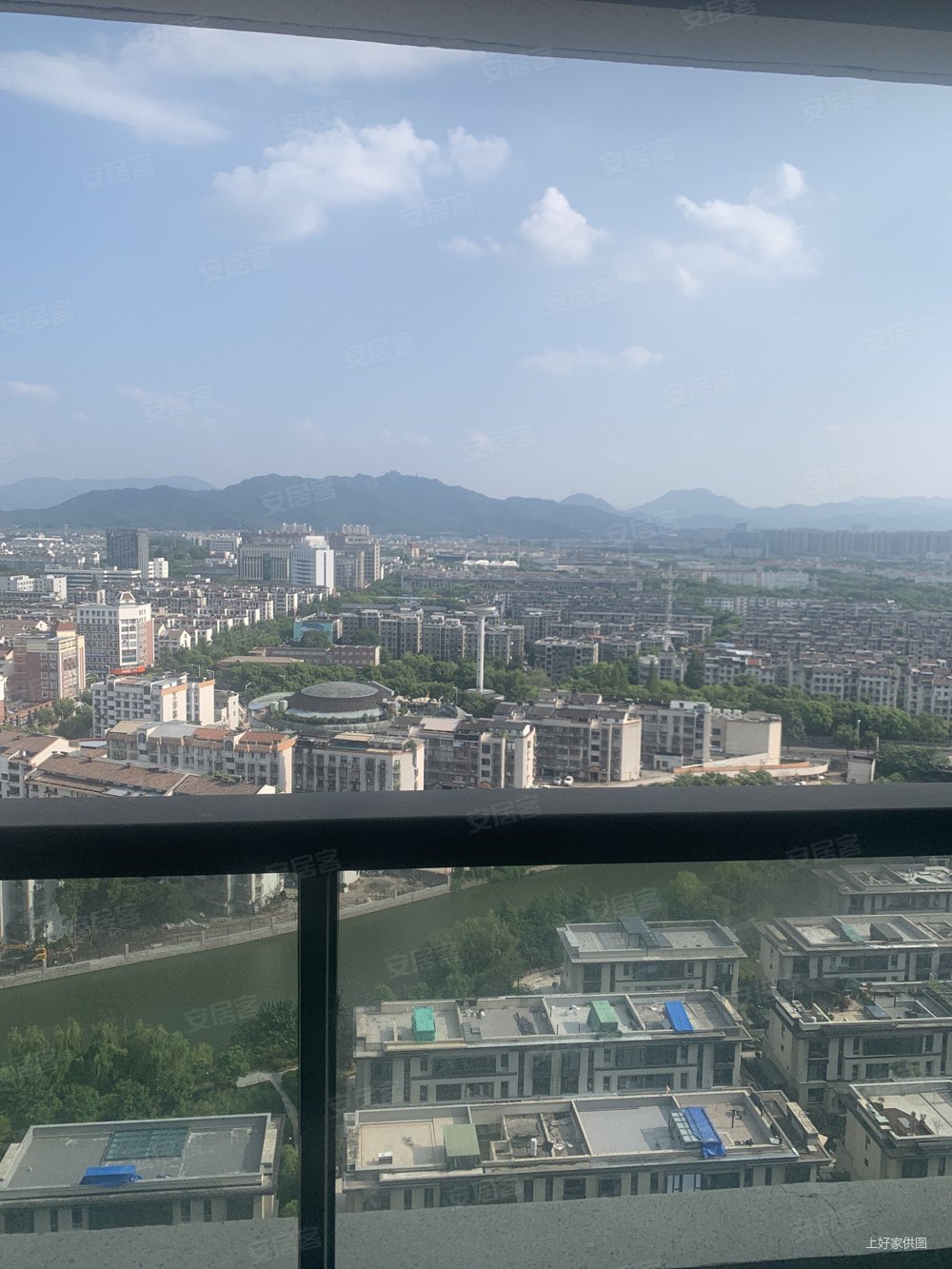 世茂天樾一梯一户大平层南北阳台随时看房