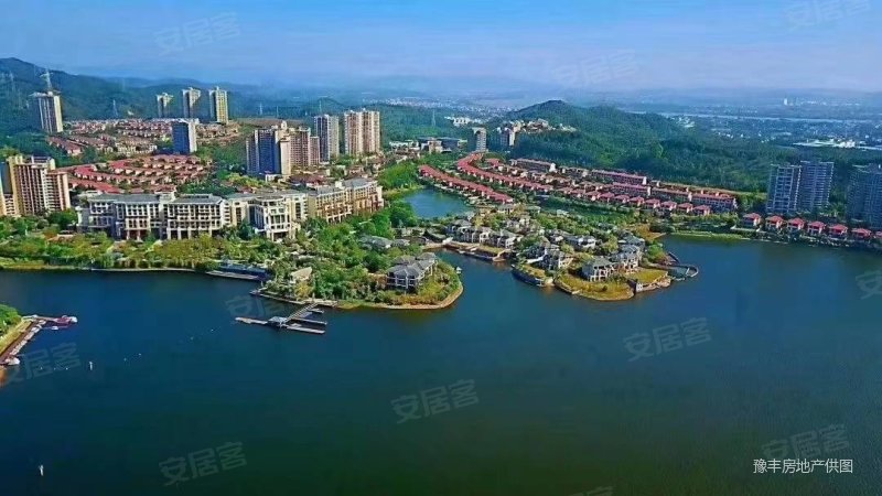 雅居乐白鹭湖4室2厅3卫129.62㎡南106万