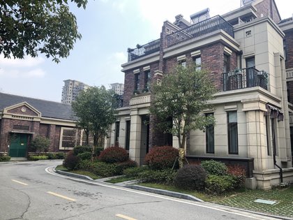 万业观山泓郡别墅