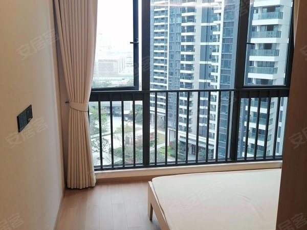 深圳宝安松岗松风明月花园松岗地铁口 松风明月 精装三房 小区环境好