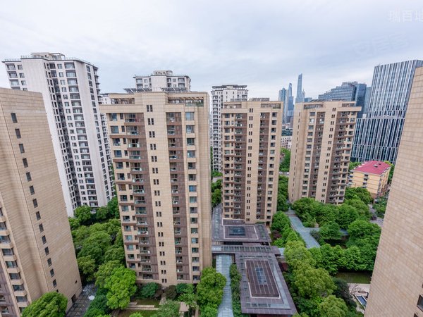 上海杨浦东外滩翡丽云邸全屋配置智能化家居家电 科技感 年轻化出租