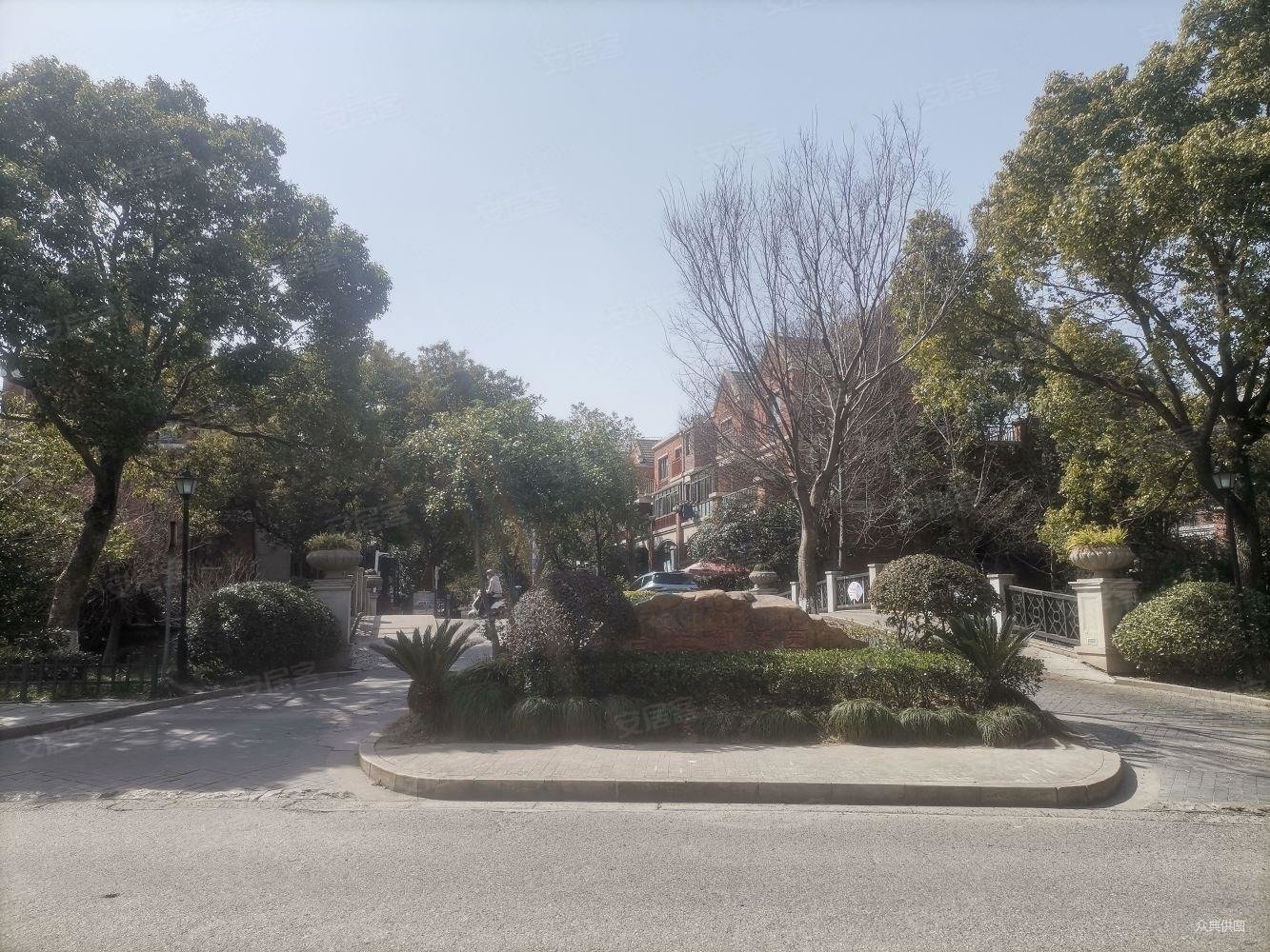 合生御廷(别墅)3室2厅2卫164㎡南540万