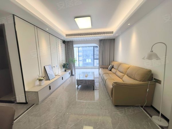 南宁良庆五象大道阳光城光明未来悦高品质小区，全屋空调定制衣柜，包物业费，可拎包入住！出租房源真实图片