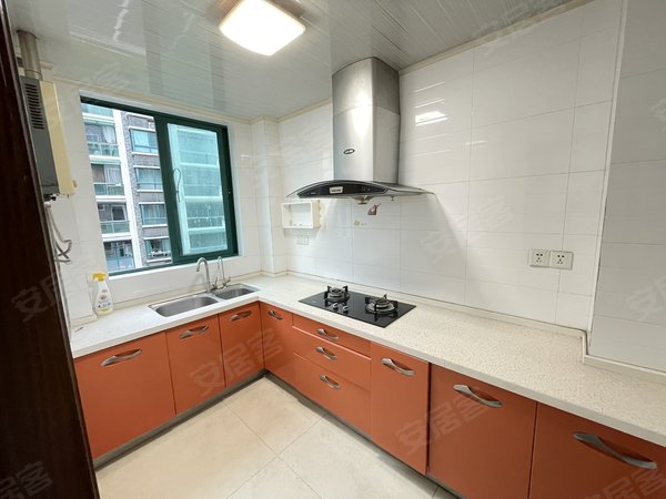 湖州安吉县递铺竹贤山庄竹贤山庄城中心住宅带车位，电梯3楼采光好，大阳台，干净卫生出租房源真实图片