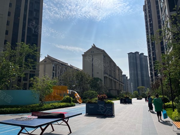 泉州台商区台商投资区龙湖春江悦茗湖东 龙湖春江 精装三房二厅 拎包