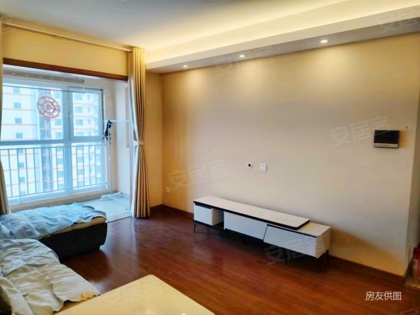 次新小区 中间楼层 南北通透 精装小三房 房主急售,中航樾公馆二手房