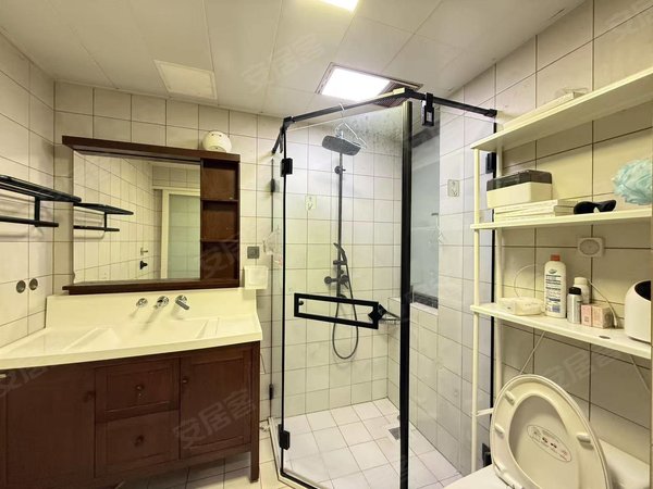 金华永康永康市区万鸿名城溪心方向小区，两室，可当三室，包物业车位，家具齐全，拎包入住出租房源真实图片