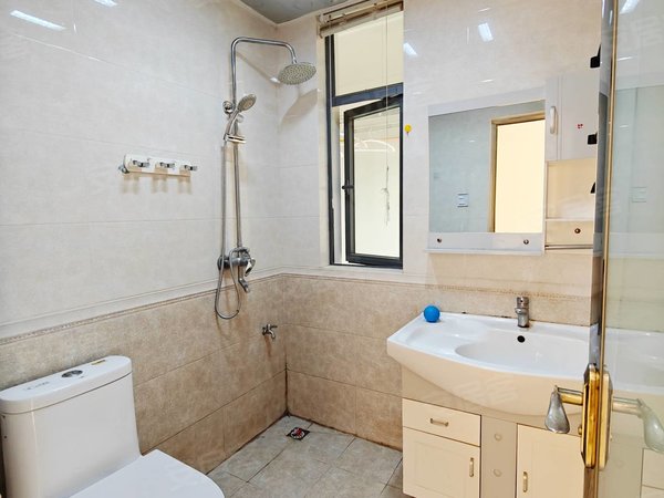 大家,黄土坡租房,下楼来就是地铁站 保利大家 98平米 精装空房出租