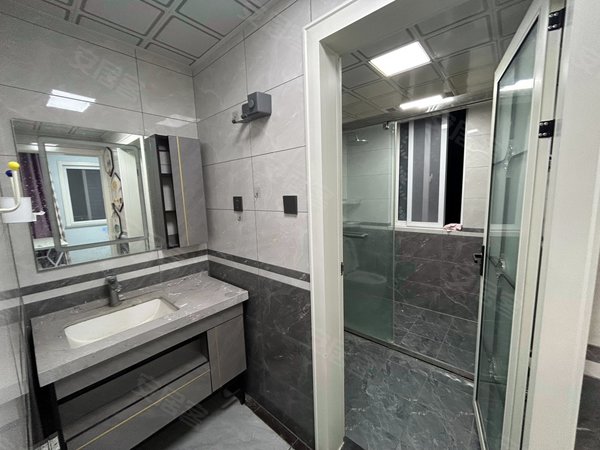 睢宁县睢宁城区睢宁城区中心凯旋家园凯旋家园 电梯9层 精装修4台空调 家具家电齐全拎包入住出租房源真实图片