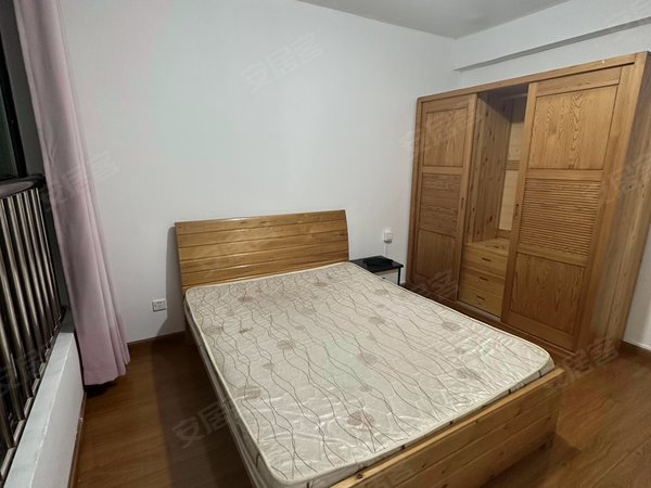 杭州拱墅半山金星桃源居桃源居大两室便宜出租,83方两房朝南,近地铁口