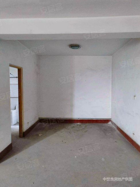 鹅岭地铁旁,两房可变三房,随时看房,鹰冠小区二手房,70万,2室2厅,1卫