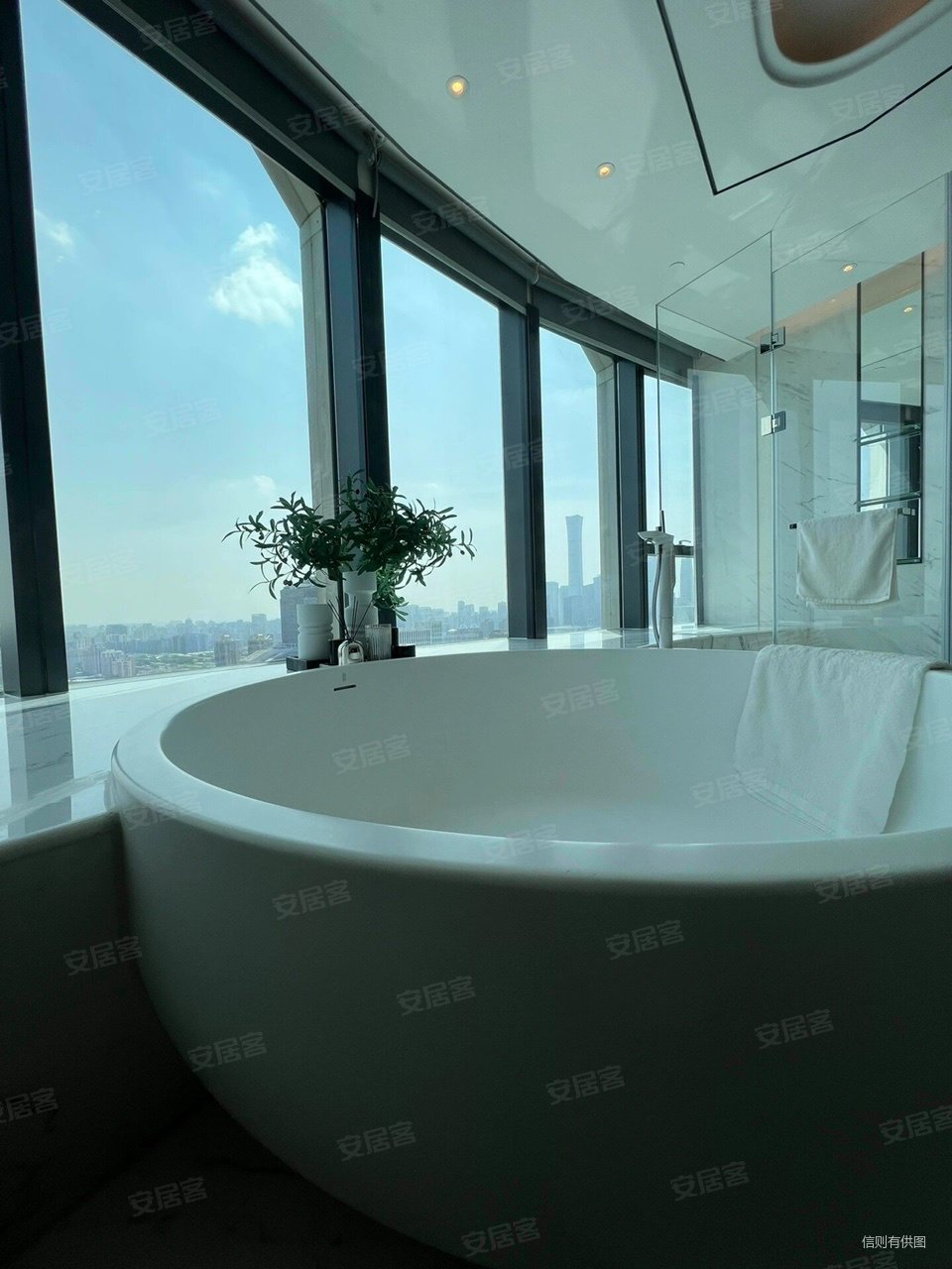 晶融汇3室3厅3卫94.39㎡南北300万