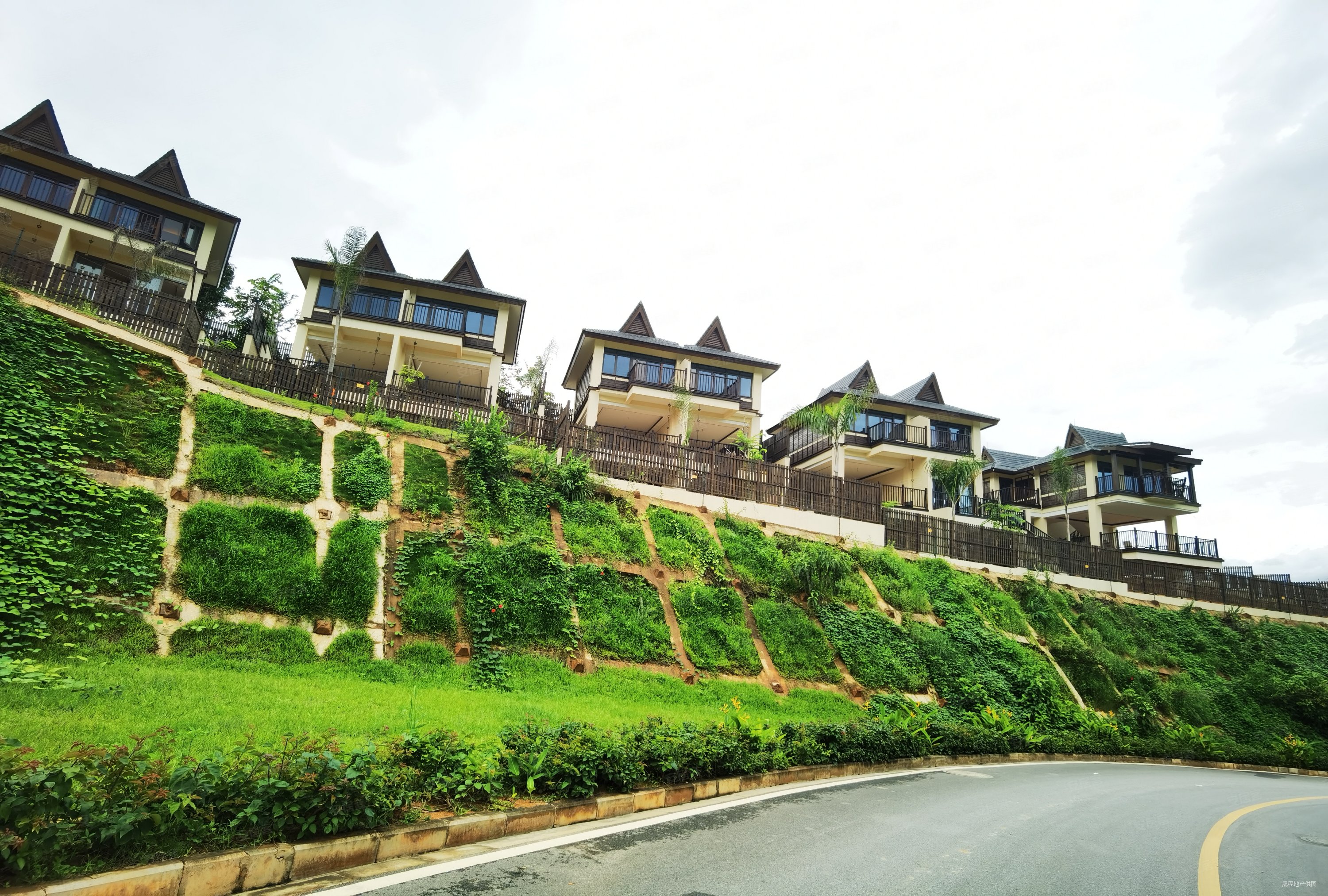 悦景庄西双版纳2室2厅2卫126㎡南北189万