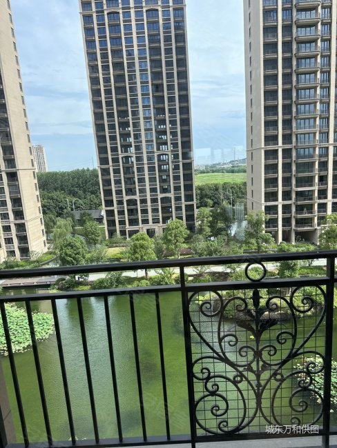 江阴星河湾5室2厅3卫240㎡南北280万