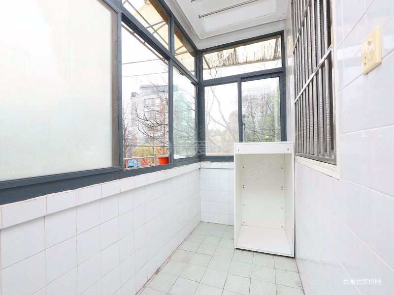 荷花小区新上近地铁临平山旁楼层全明户型诚心出售