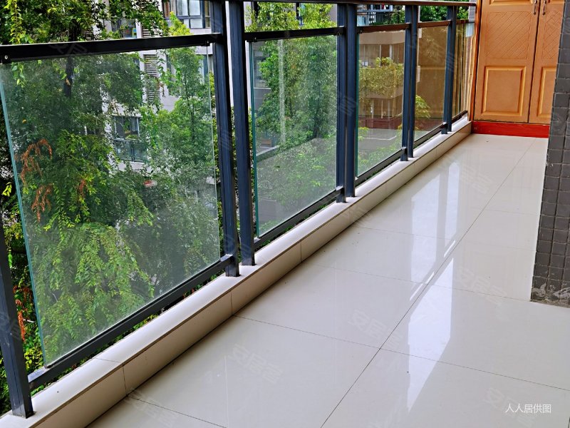 渝北区 金色池塘 三房 110万