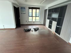 苍南苍南周边丹阳路商业街西城路万宝路旁  专业点出租  带电梯大平层出租房源真实图片