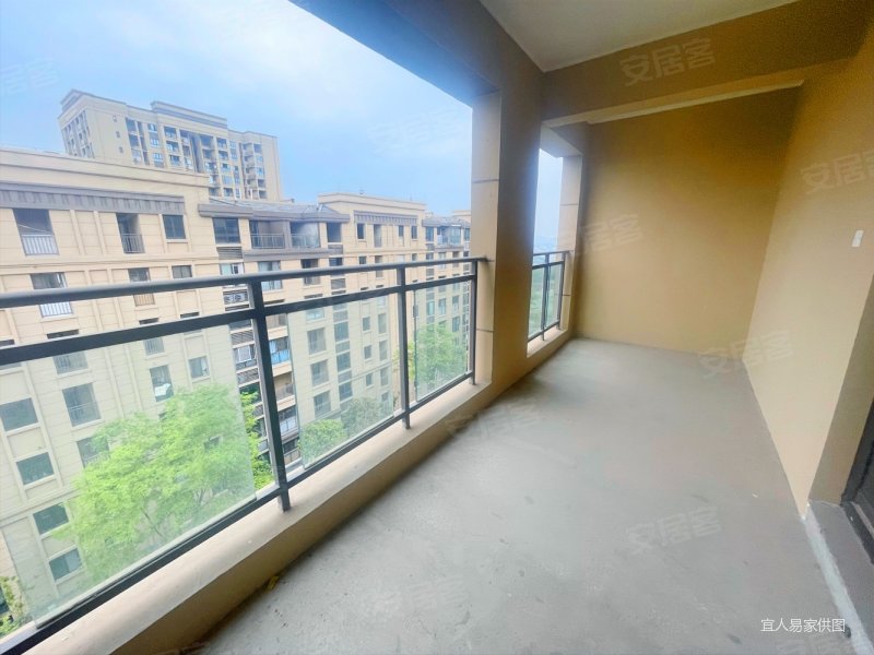 凰城御府有性价比的洋房488万还是端户7米阳台