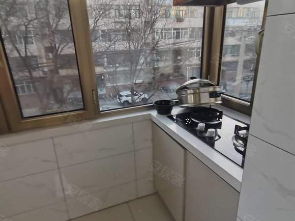 包头青山民主路民主路1号街坊一机四中四小民主路一号三楼1500出租房源真实图片