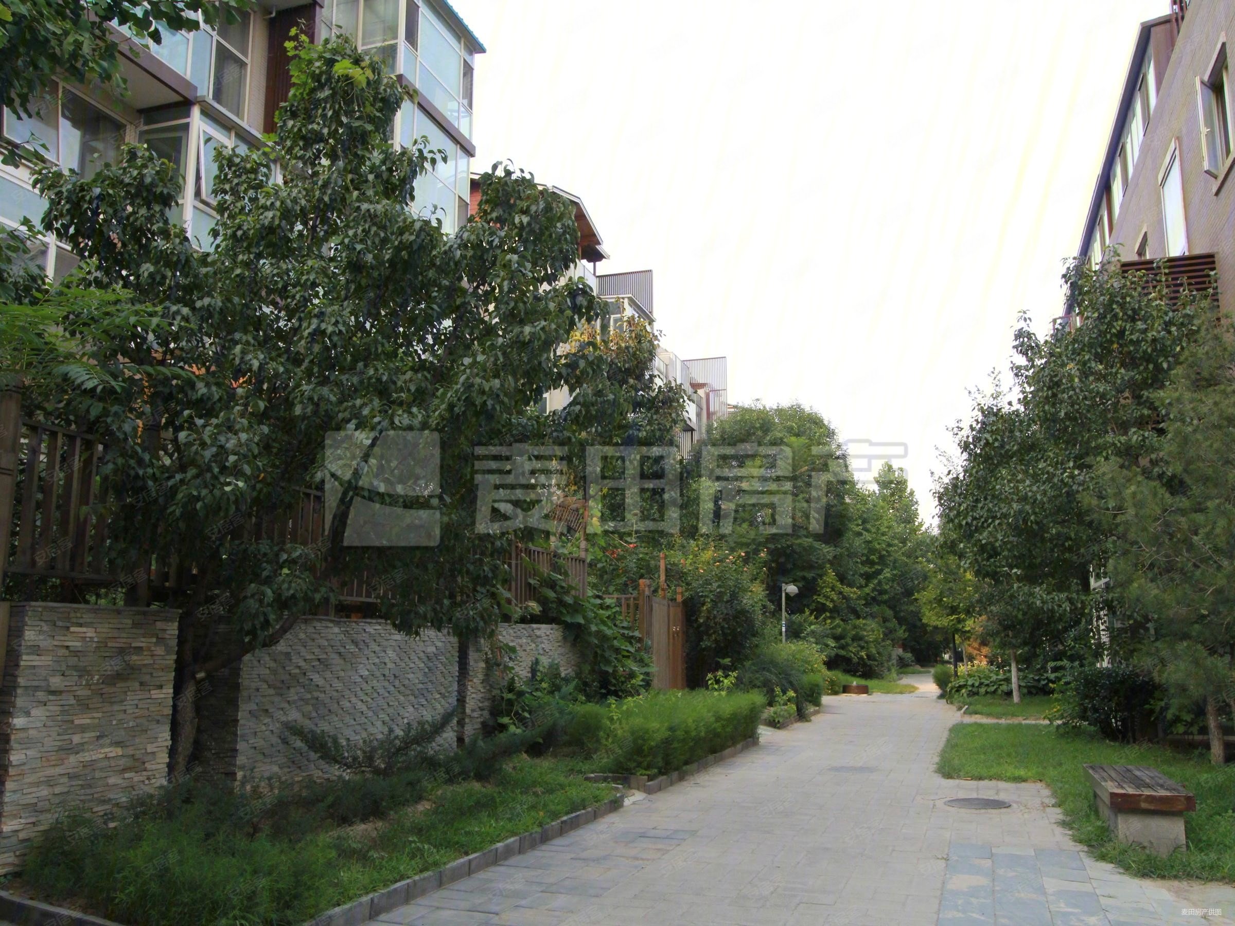 万科物业上元君庭精装修小一居飘窗不临街