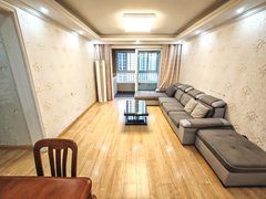 合肥庐阳四里河御庭，3房2卫，包物业费，中高楼层！采光刺眼，价格可谈！出租房源真实图片