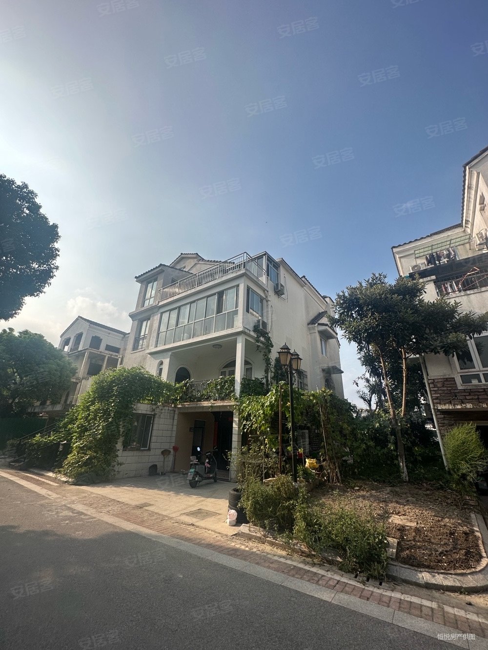 千灯逸墅欧式风格清水毛坯别墅自带大花园有钥匙随时看房