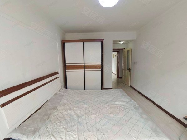 【多图】保利花园(二期),新立堡东街租房,保利花园二期精装三室中间