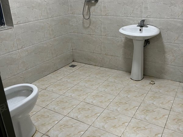 绍兴诸暨诸暨市区东都凤凰城城东越兴中学万风东楼对面小区一室一卫有