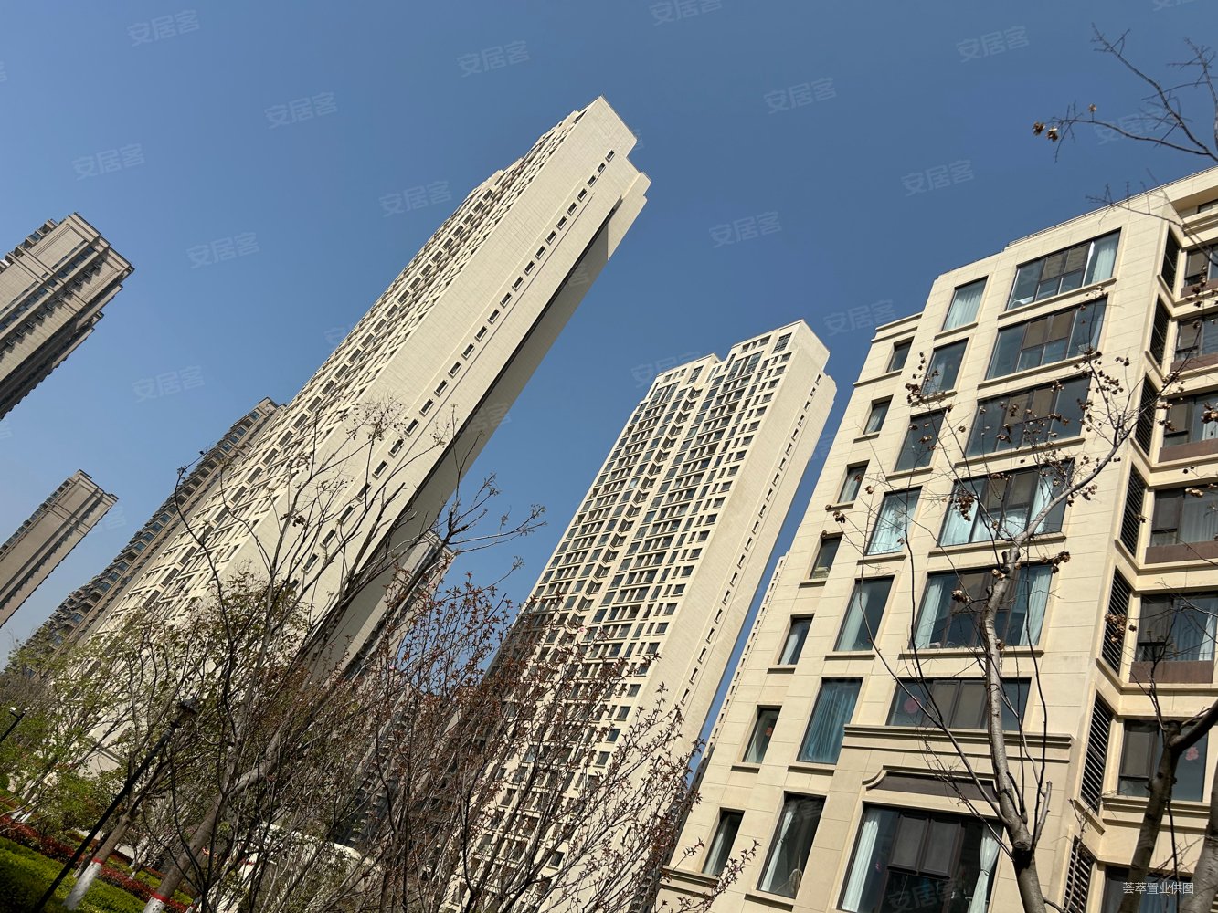 新城悦隽公园里3室2厅2卫118㎡南北108万