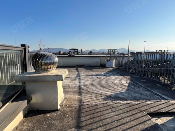 杭州余杭五常富力西溪悦墅未科阿里叠墅出租,60平大露台业主自住装修