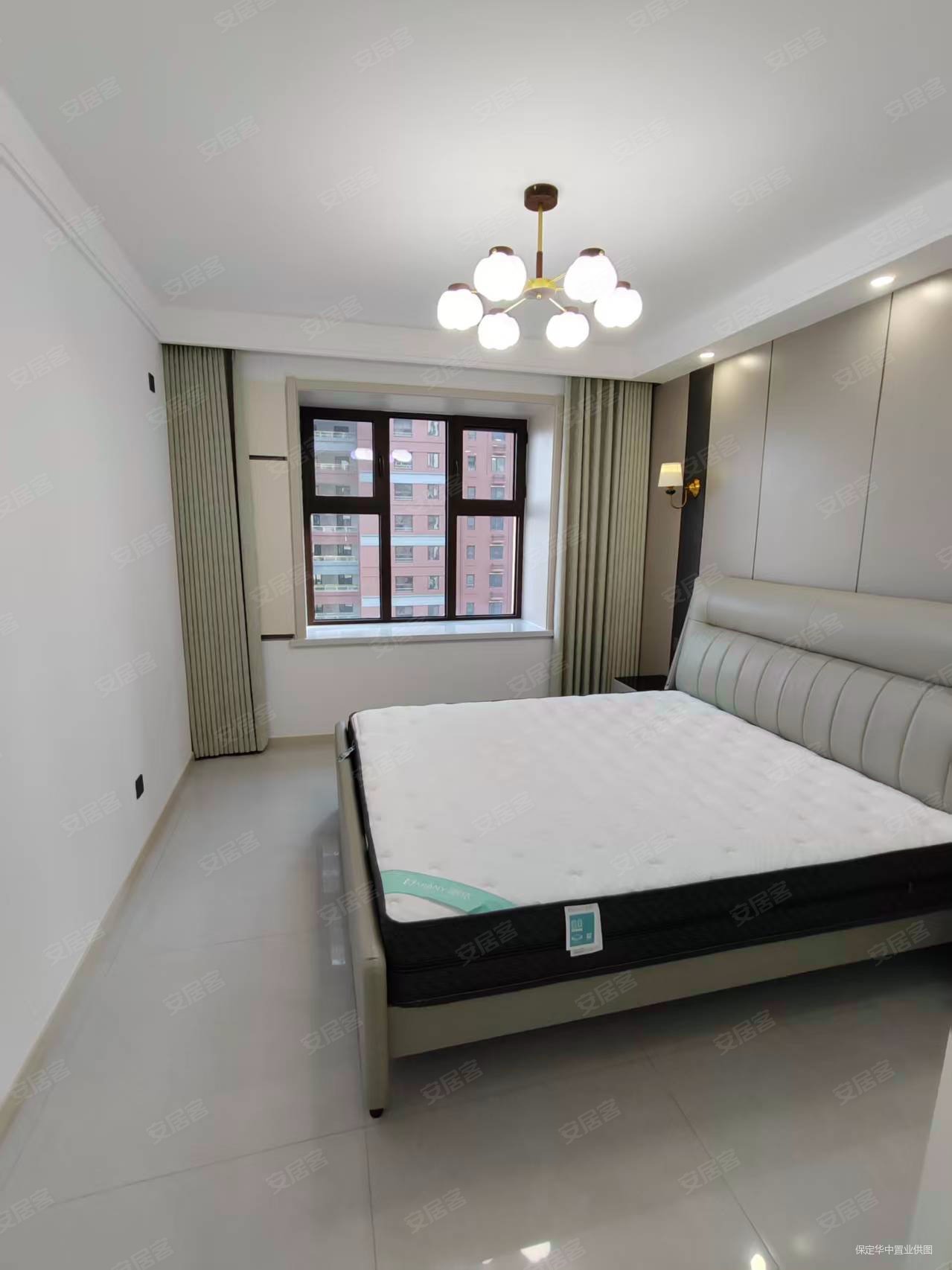 学苑新城3室2厅2卫123㎡南北95万