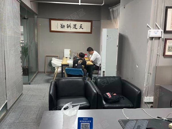 东西齐全直接就可以入住办公!出租房源真实图片