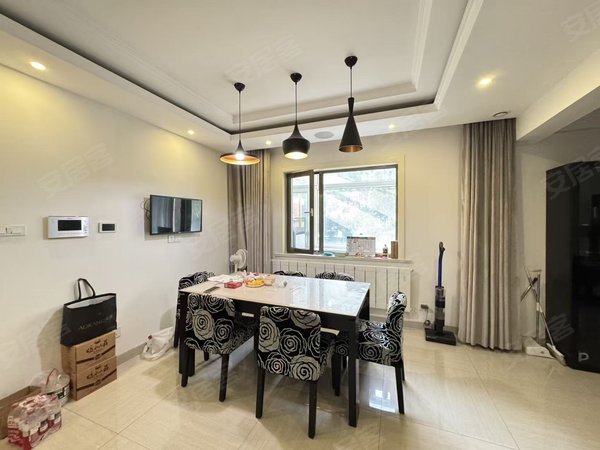 包头稀土高新区滨河大厦水岸花都水岸花都 300平精装叠拼别墅 带车库 带80平小院 拎包住出租房源真实图片