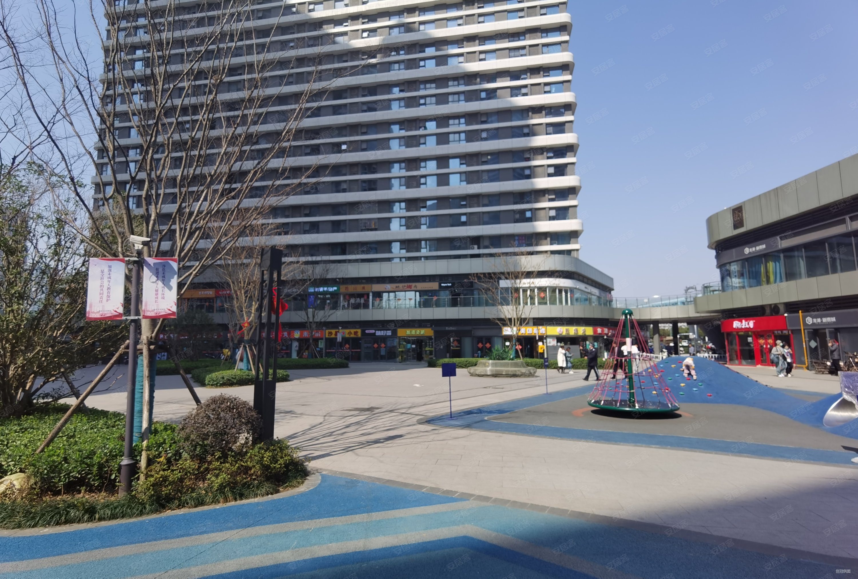 龙湖新壹城2室2厅2卫37.1㎡南65万