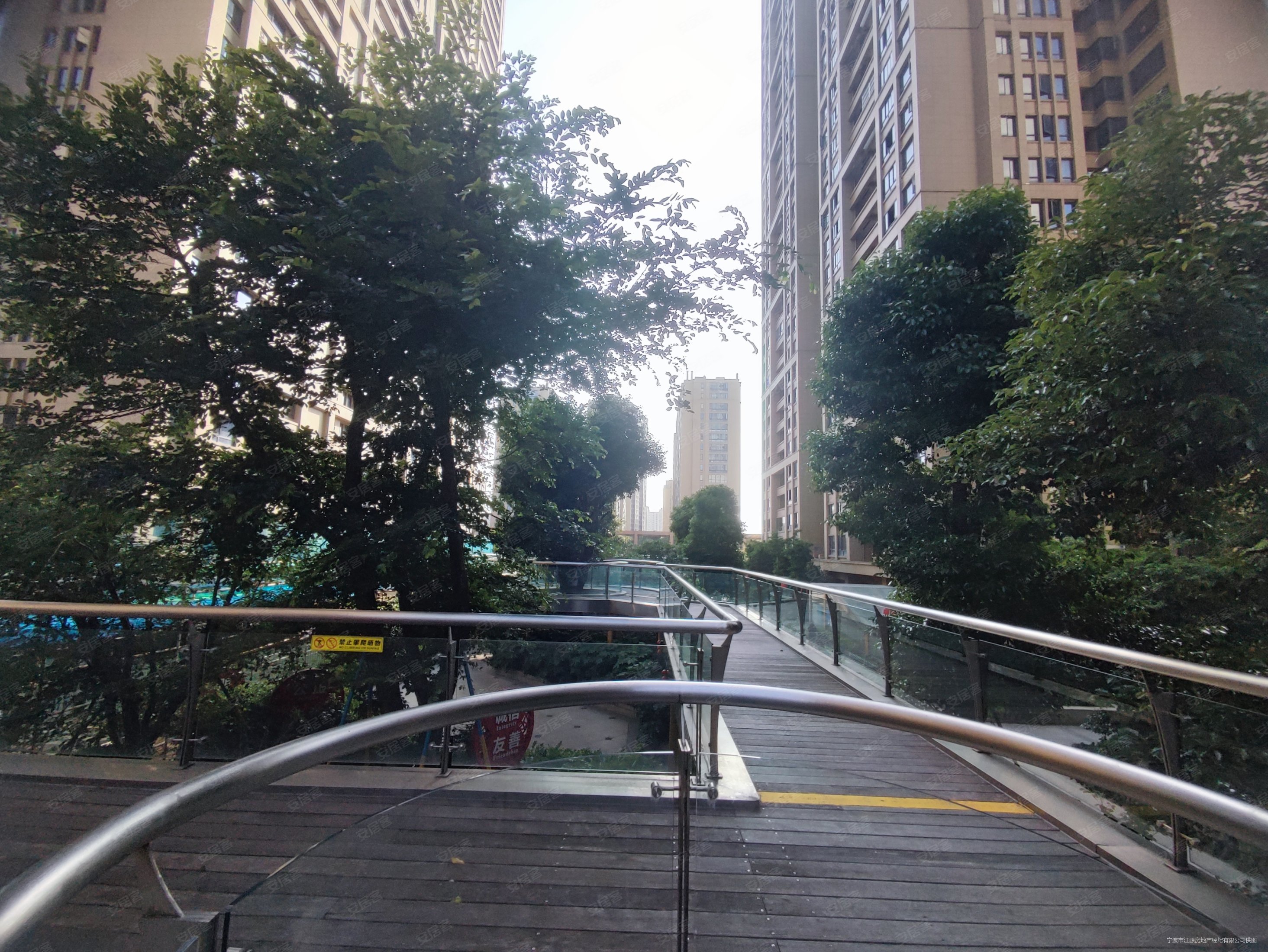 罗蒙环球城公寓