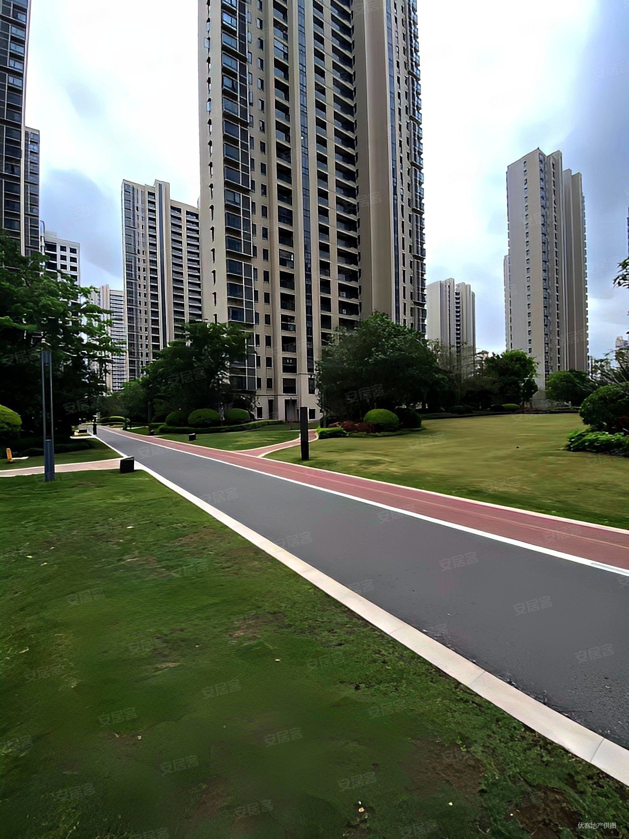 新力花园二期叠墅南北通透带大花园产权清晰次新小区