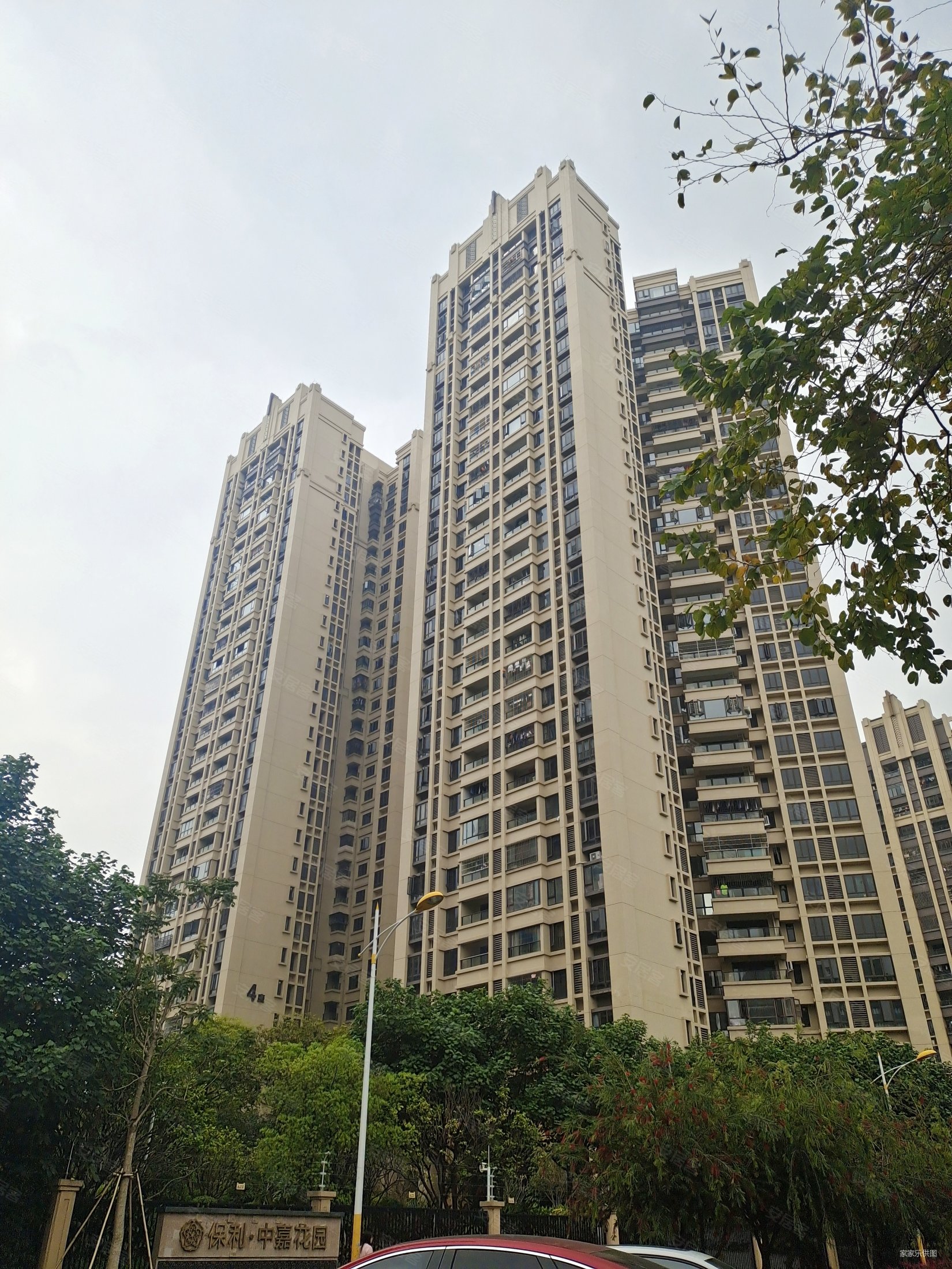 保利公园里6室3厅2卫160.44㎡南北300万