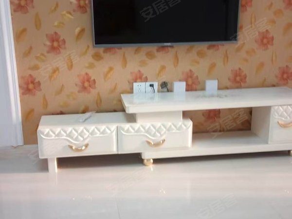 铁岭银州银州城区凯隆城可季度租凯龙城电梯房两室一厅,家电齐全,包