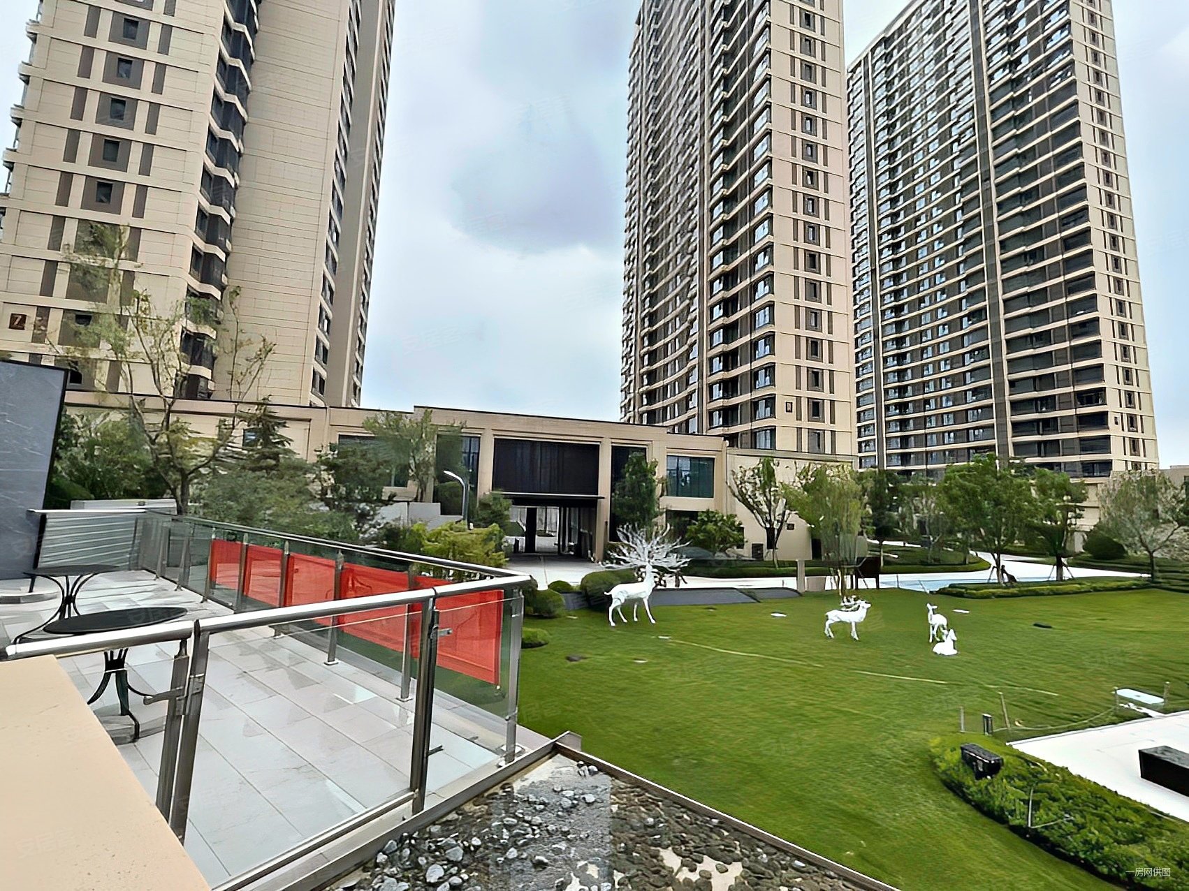 付7万剩余可全部贷款金茂智慧国际城三期送车位请咨询