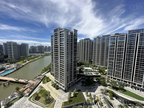 深圳宝安福永会展湾水岸广场会展湾水岸 高楼层看花园两房 停车方便