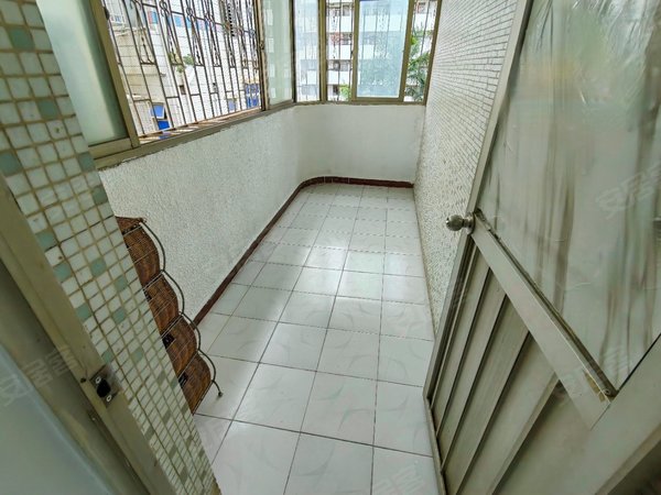 深圳南山南山中心区华联花园全新出租 华联花园 3室2厅2卫 停车方便