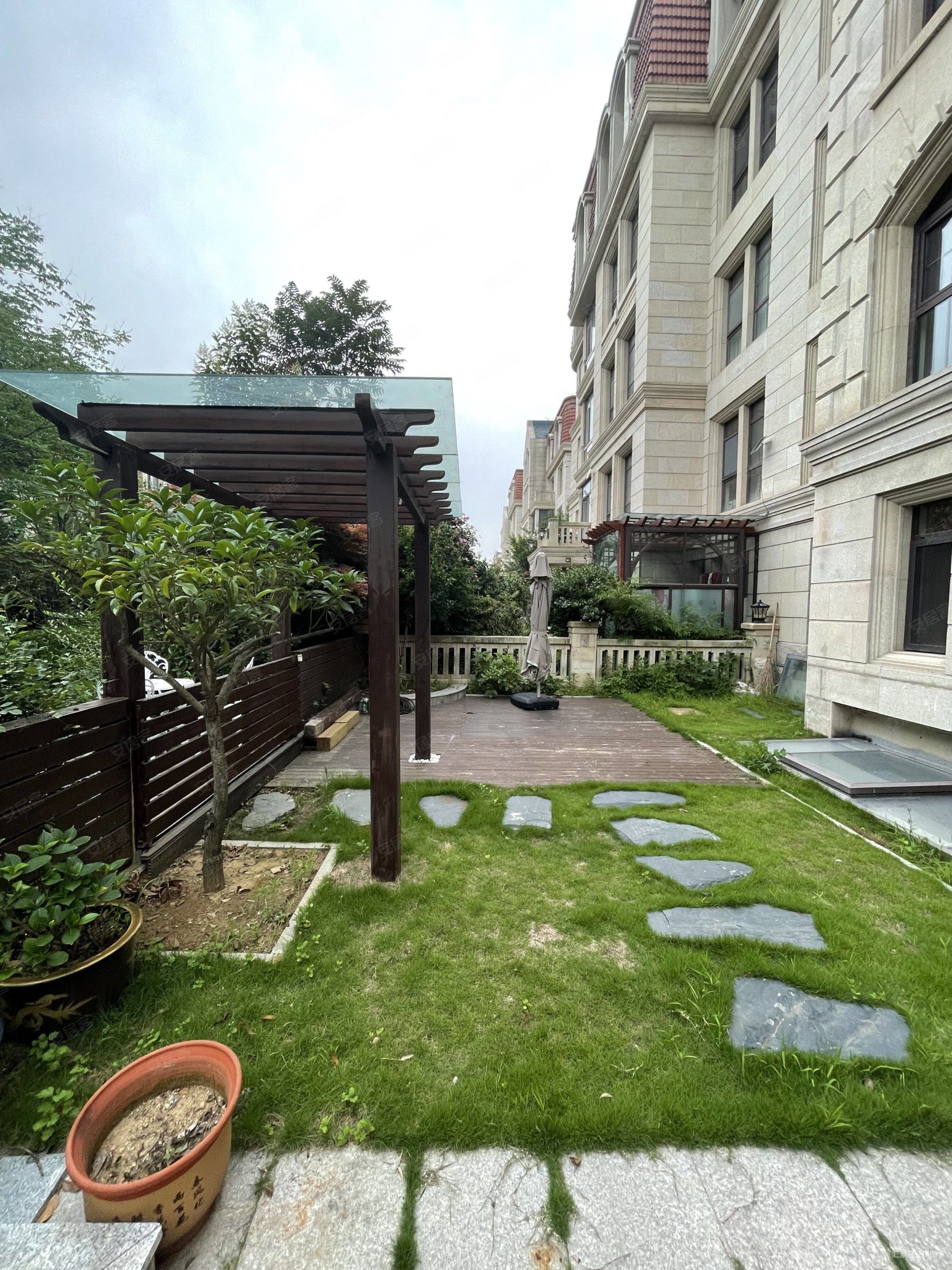 颐山源墅 挑空复式 6米超大客厅 三个独立大卧室 带双车位