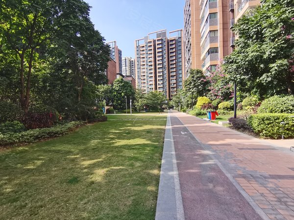 东莞寮步寮步中心区海伦国际带车位,寮步商圈中心海伦国际豪华三房家电齐全拎包入住出租房源真实图片