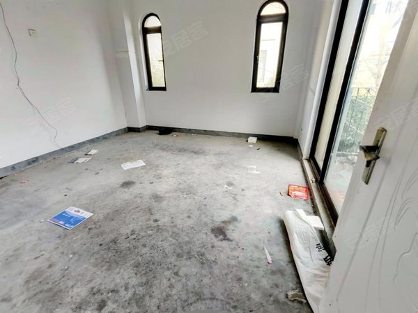 海宁长安镇农发区星星港湾花园琴海居(别墅)星星港湾花园琴海居(别墅) 毛坯 适合电商仓库出租房源真实图片