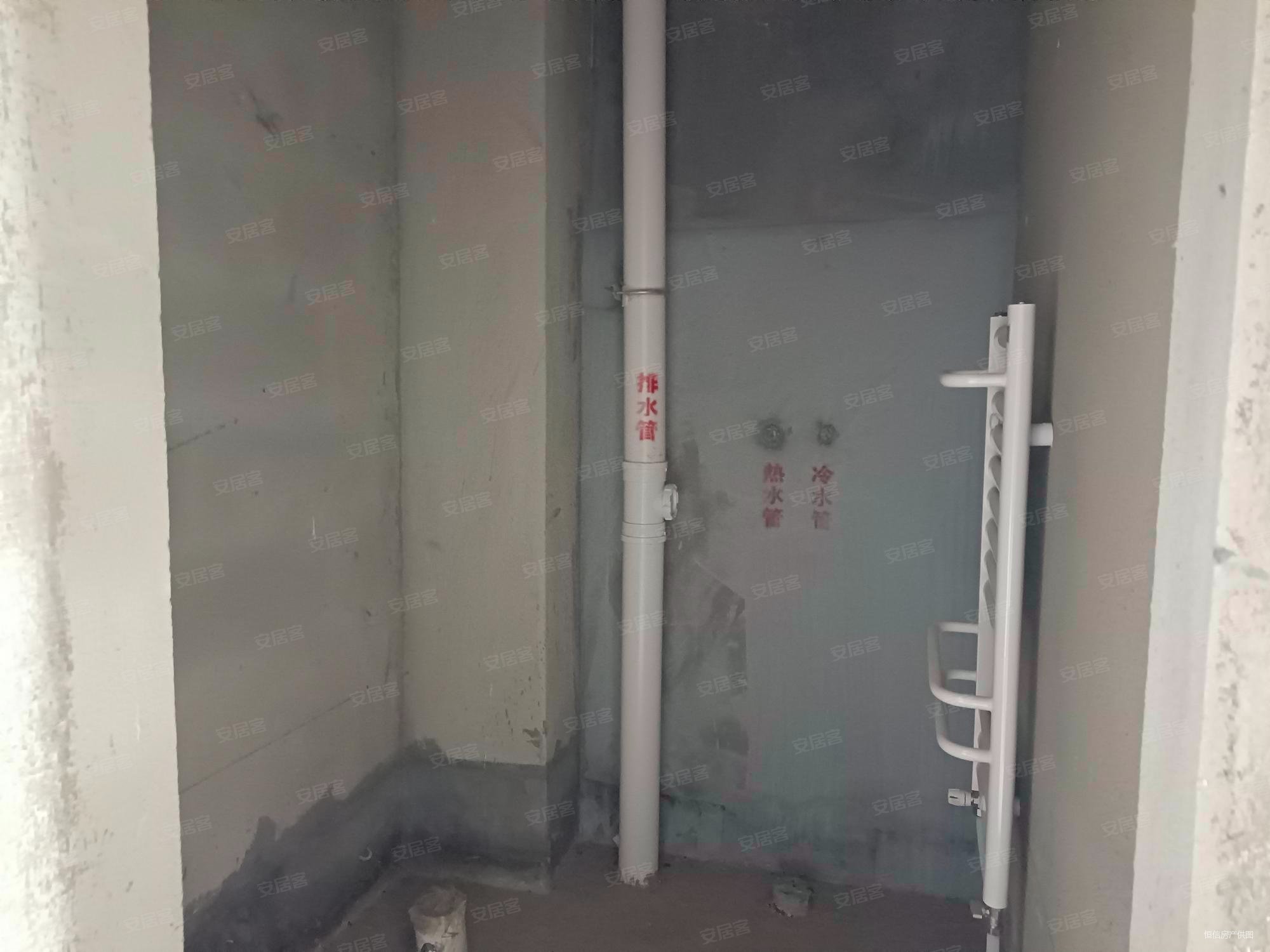 天兴一品3室2厅2卫129㎡南39.9万