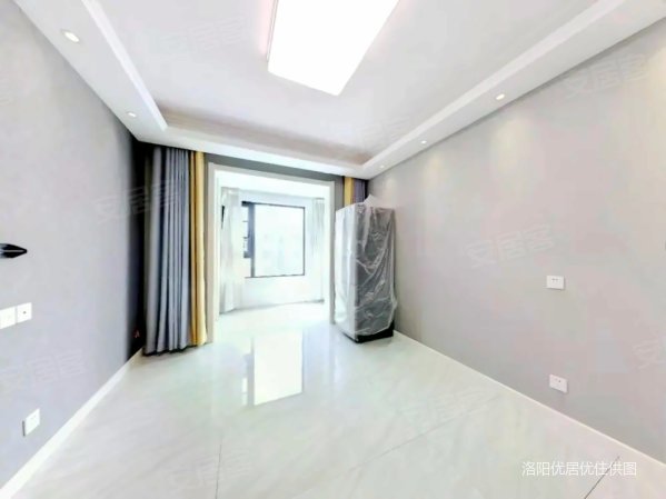 直降十万 洛浦公园 两室万象 精装修拎包入住 有车位 储藏间